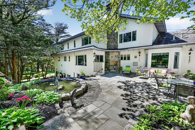 20 Moriah Lane, Montebello, NY 10901