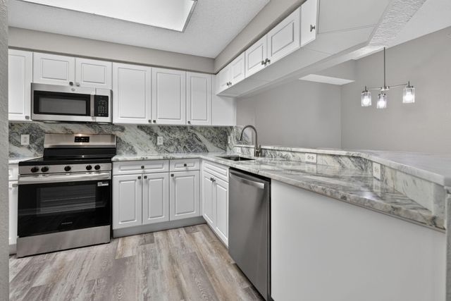 3022 ALCAZAR Place 301, Palm Beach Gardens, FL 33410