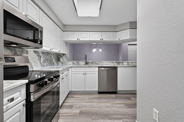 3022 ALCAZAR Place 301, Palm Beach Gardens, FL 33410