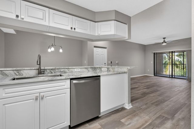 3022 ALCAZAR Place 301, Palm Beach Gardens, FL 33410