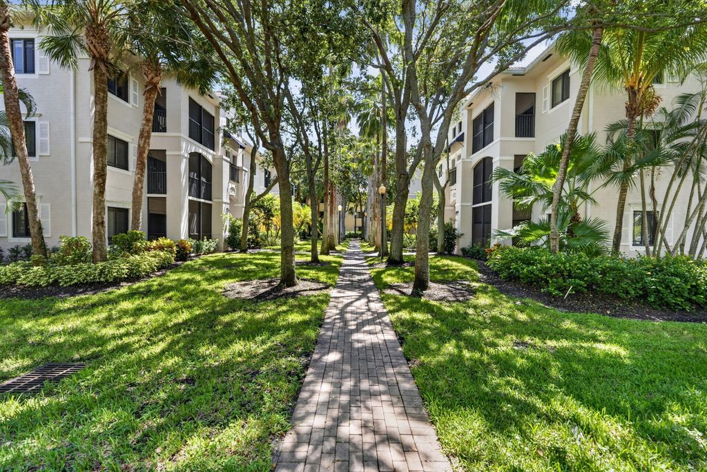 3022 ALCAZAR Place 301, Palm Beach Gardens, FL 33410