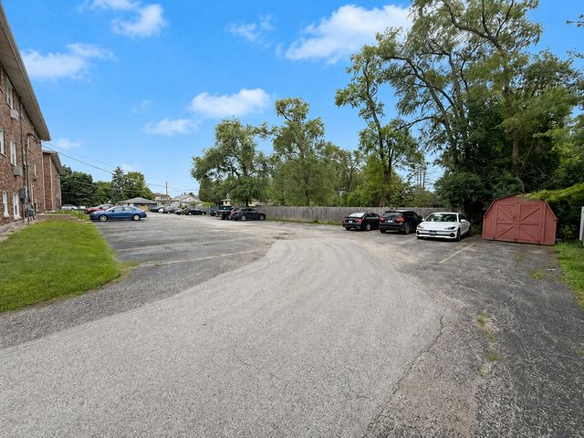 5629 6th Avenue 1B, Countryside, IL 60525