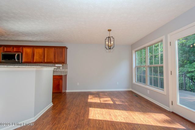1601 Keever Ct, Louisville, KY 40245