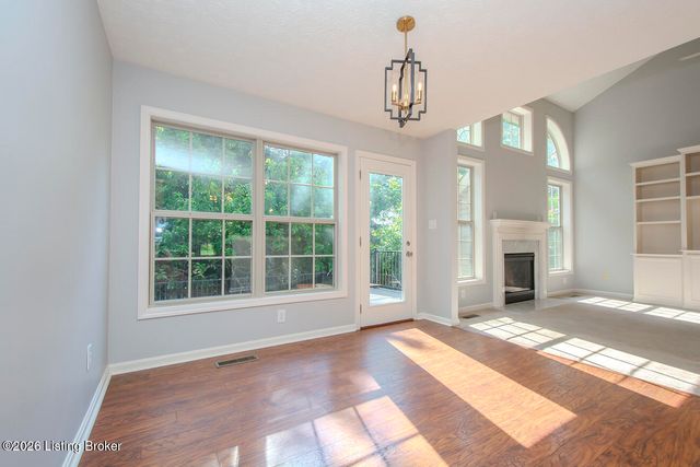 1601 Keever Ct, Louisville, KY 40245