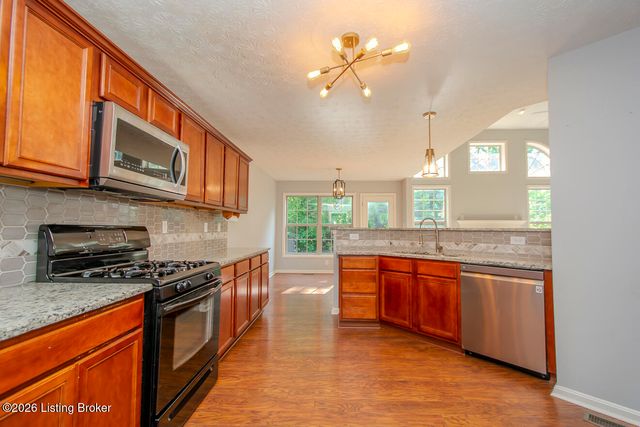 1601 Keever Ct, Louisville, KY 40245