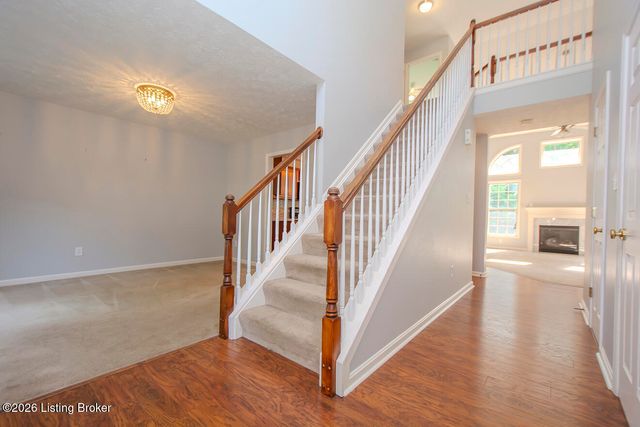 1601 Keever Ct, Louisville, KY 40245