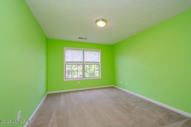 1601 Keever Ct, Louisville, KY 40245