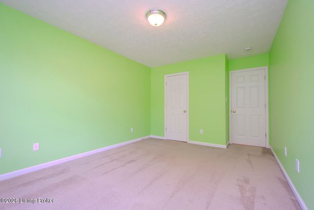 1601 Keever Ct, Louisville, KY 40245