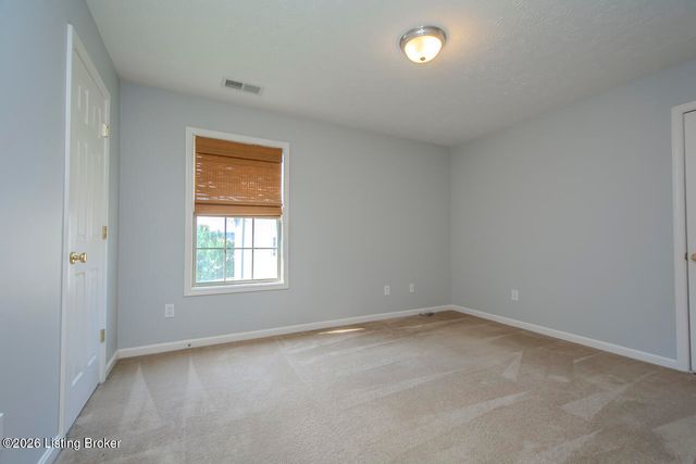 1601 Keever Ct, Louisville, KY 40245