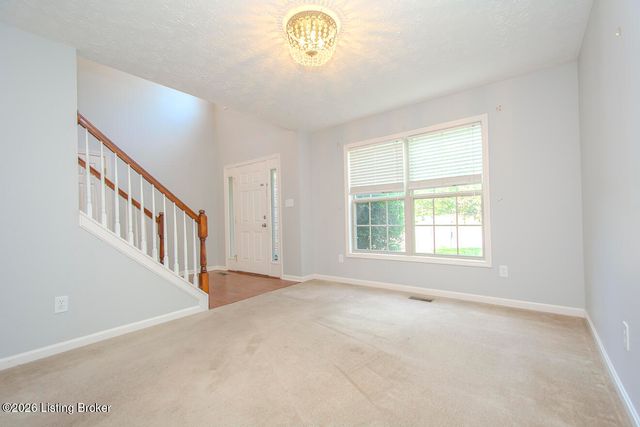 1601 Keever Ct, Louisville, KY 40245