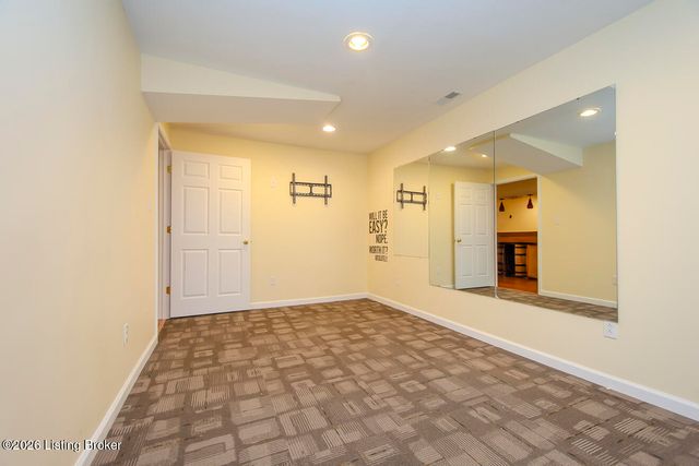 1601 Keever Ct, Louisville, KY 40245