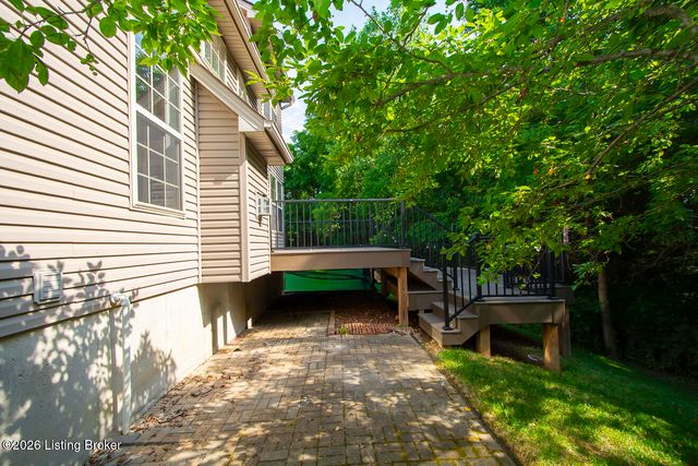 1601 Keever Ct, Louisville, KY 40245