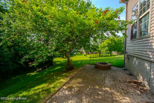 1601 Keever Ct, Louisville, KY 40245