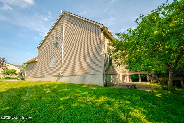 1601 Keever Ct, Louisville, KY 40245