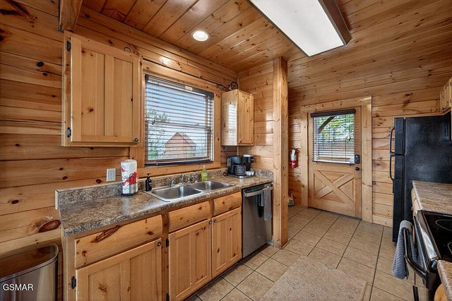 1553 Majestic Mountain Drive, Sevierville, TN 37876