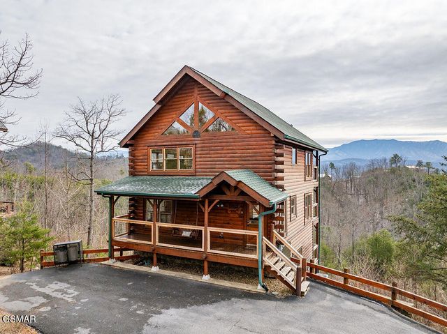 1553 Majestic Mountain Drive, Sevierville, TN 37876