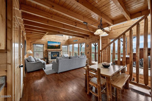 1553 Majestic Mountain Drive, Sevierville, TN 37876