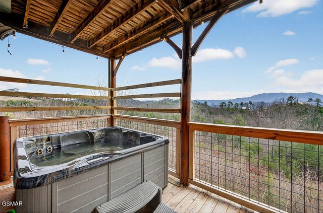 1553 Majestic Mountain Drive, Sevierville, TN 37876