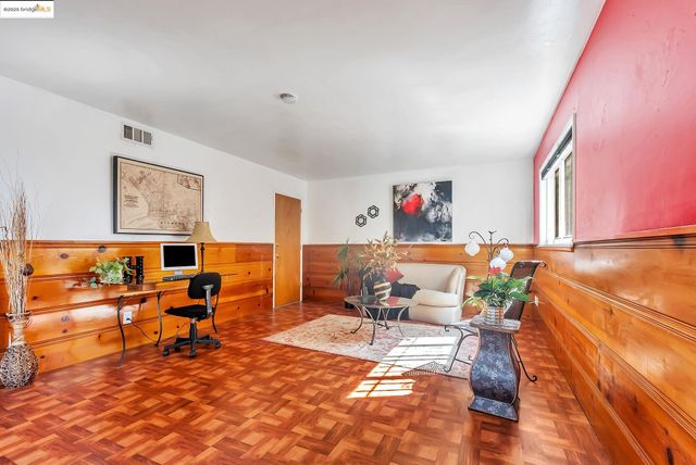 6941 Outlook Ave, Oakland, CA 94605