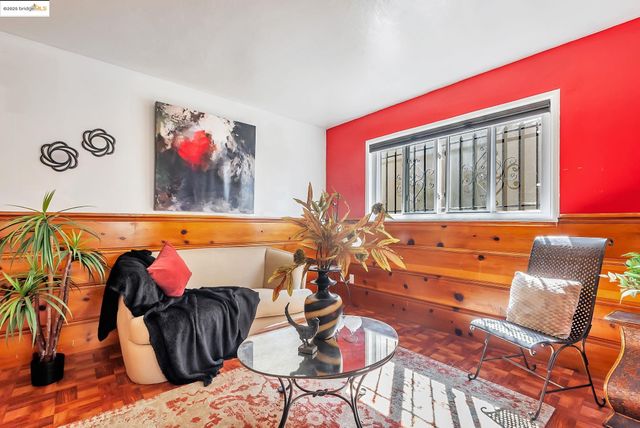 6941 Outlook Ave, Oakland, CA 94605