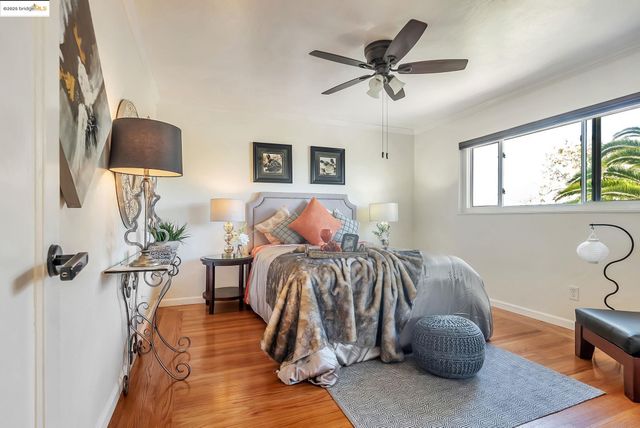 6941 Outlook Ave, Oakland, CA 94605