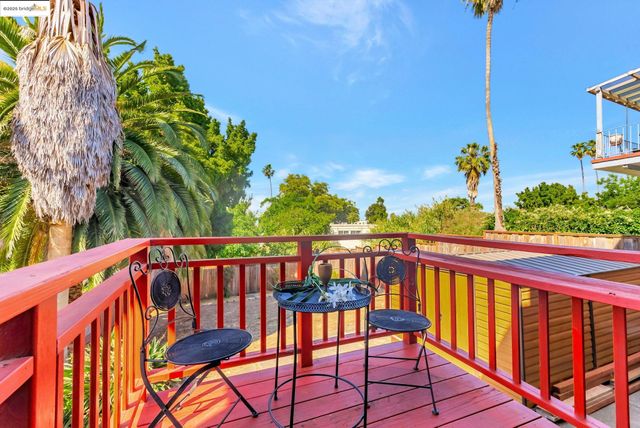 6941 Outlook Ave, Oakland, CA 94605