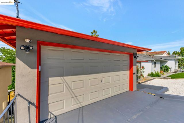 6941 Outlook Ave, Oakland, CA 94605
