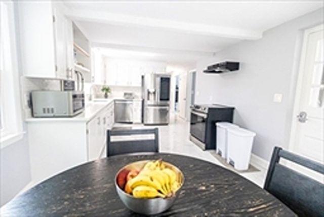 40 Neal St, Walpole, MA 02081