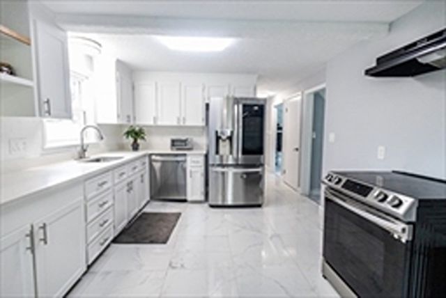 40 Neal St, Walpole, MA 02081