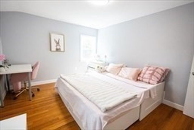 40 Neal St, Walpole, MA 02081