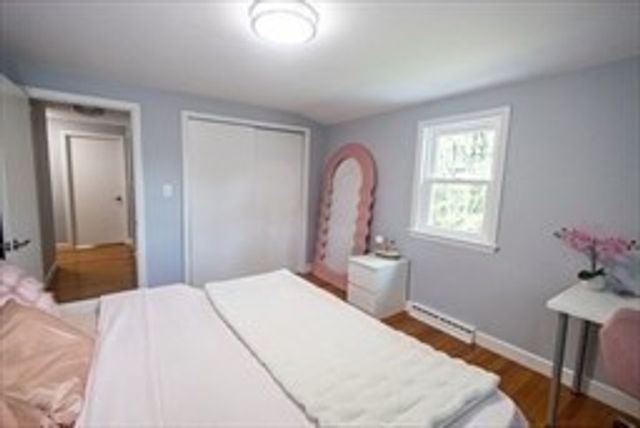 40 Neal St, Walpole, MA 02081