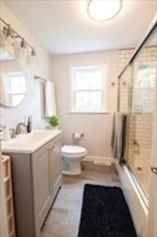 40 Neal St, Walpole, MA 02081