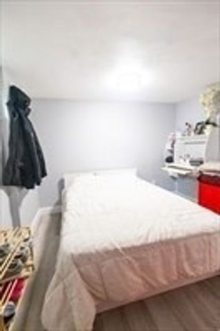 40 Neal St, Walpole, MA 02081