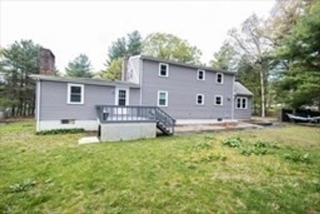 40 Neal St, Walpole, MA 02081
