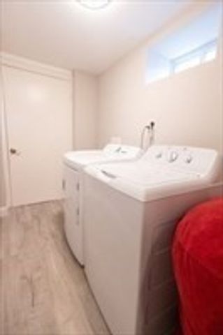 40 Neal St, Walpole, MA 02081