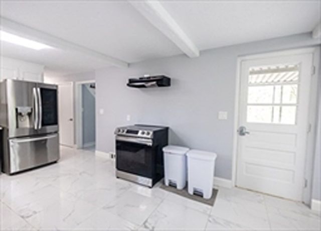 40 Neal St, Walpole, MA 02081