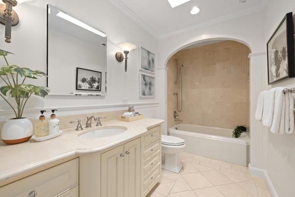 Image 32 of property listing at 1360 Parrott Drive, San Mateo, CA 94402