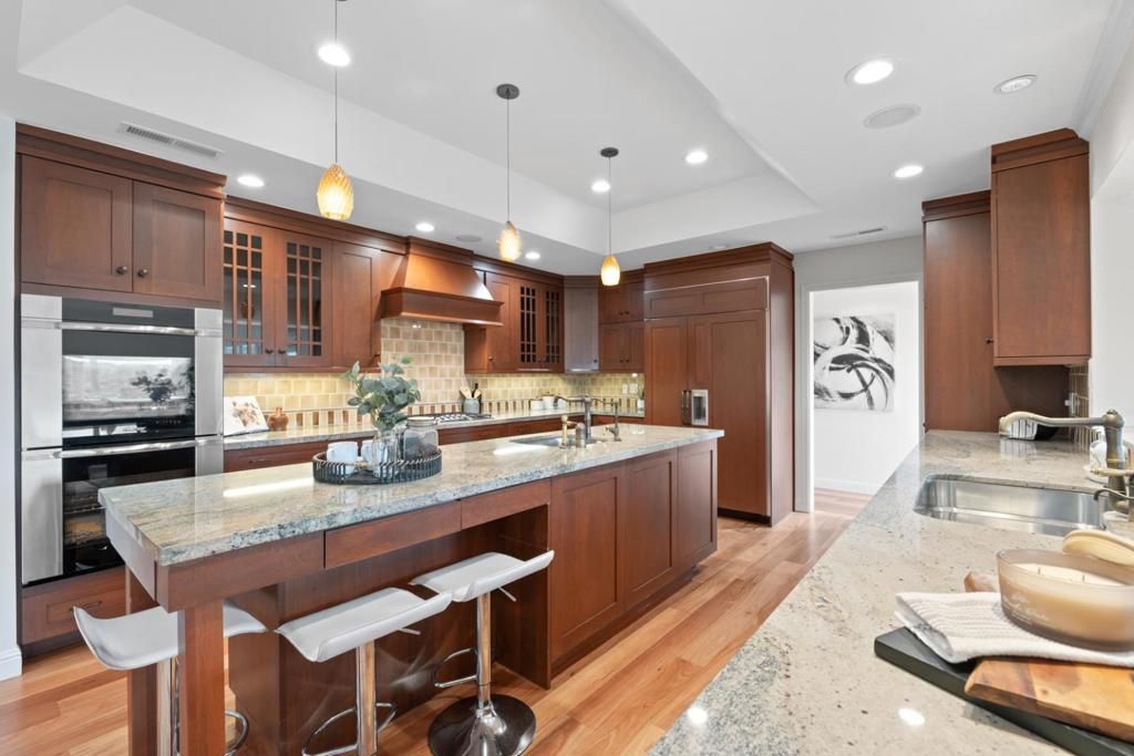 Image 8 of property listing at 1360 Parrott Drive, San Mateo, CA 94402