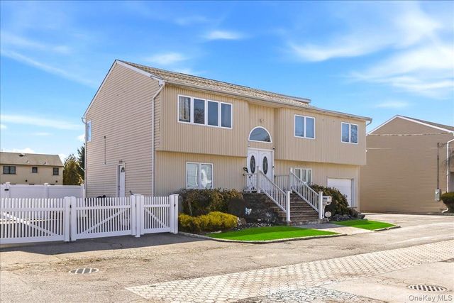 4460 Merrick Road, Massapequa, NY 11758