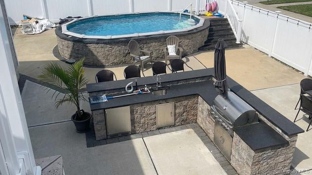 4460 Merrick Road, Massapequa, NY 11758