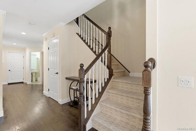 305 Glenwood Drive 3-3, Briarcliff Manor, NY 10510