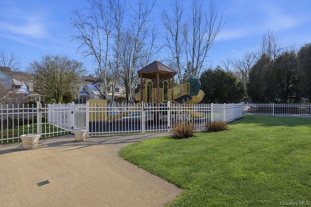 305 Glenwood Drive 3-3, Briarcliff Manor, NY 10510