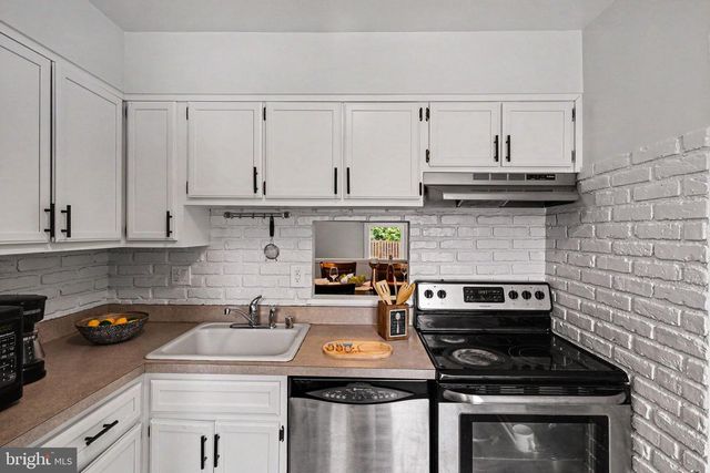 9400 PACKARD WAY, Burke, VA 22015