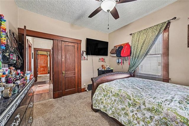 2311 S 15th Street, St Joseph, MO 64503