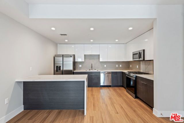 1906 Overland Avenue 204, Los Angeles, CA 90025