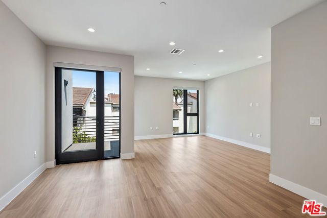 1906 Overland Avenue 204, Los Angeles, CA 90025