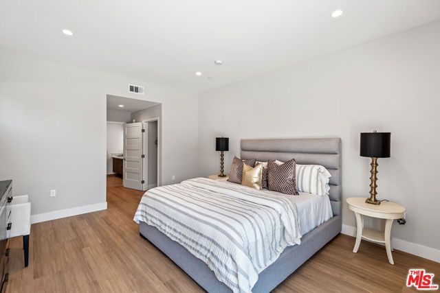 1906 Overland Avenue 204, Los Angeles, CA 90025
