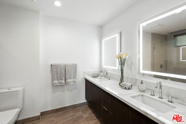 1906 Overland Avenue 204, Los Angeles, CA 90025