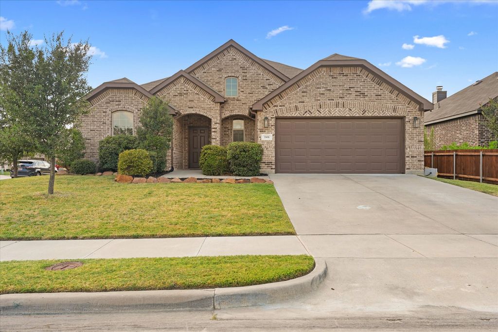 3501 Meadowtrail Lane, Denton, TX 76207 — exterior