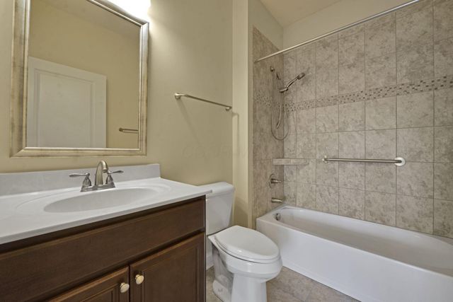 8165 Summitpoint Place, Lewis Center, OH 43035